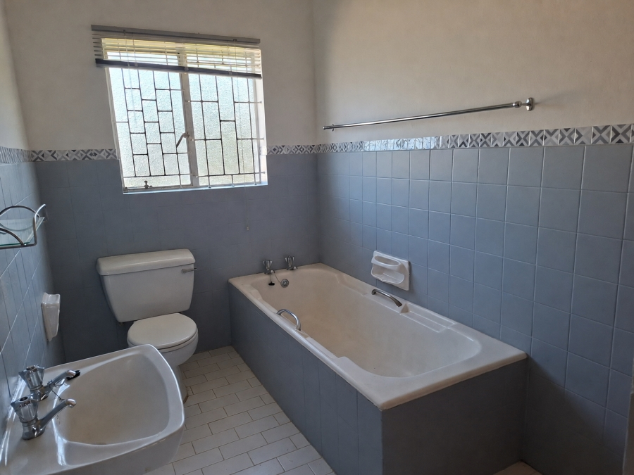 To Let 4 Bedroom Property for Rent in Vanes Estate Eastern Cape